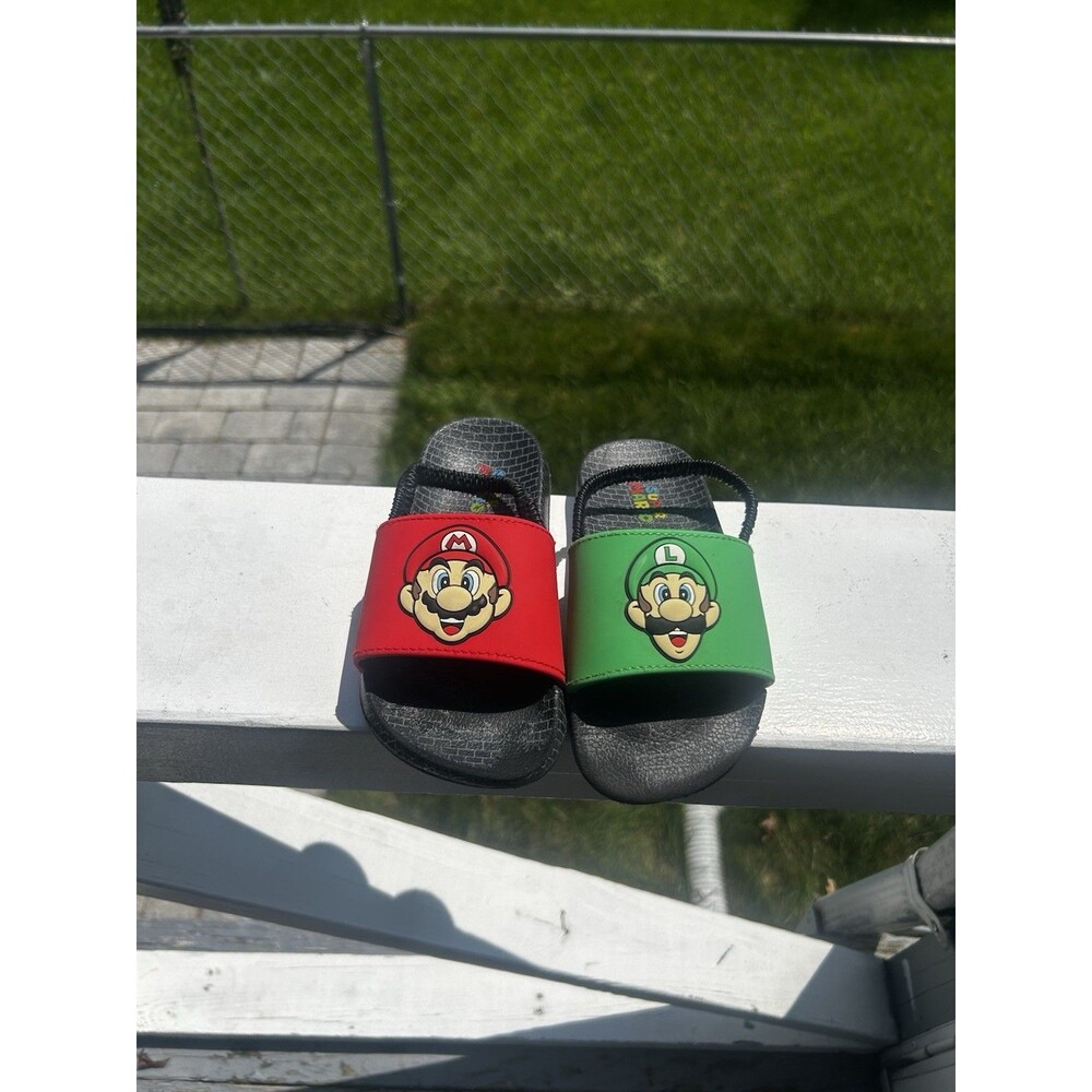 Nintendo Super Mario Bros Boys Slides Size 11/12 Mario Luigi Sandals